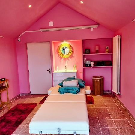 Le Spa Est Dans Le Pre Trigueres Экстерьер фото