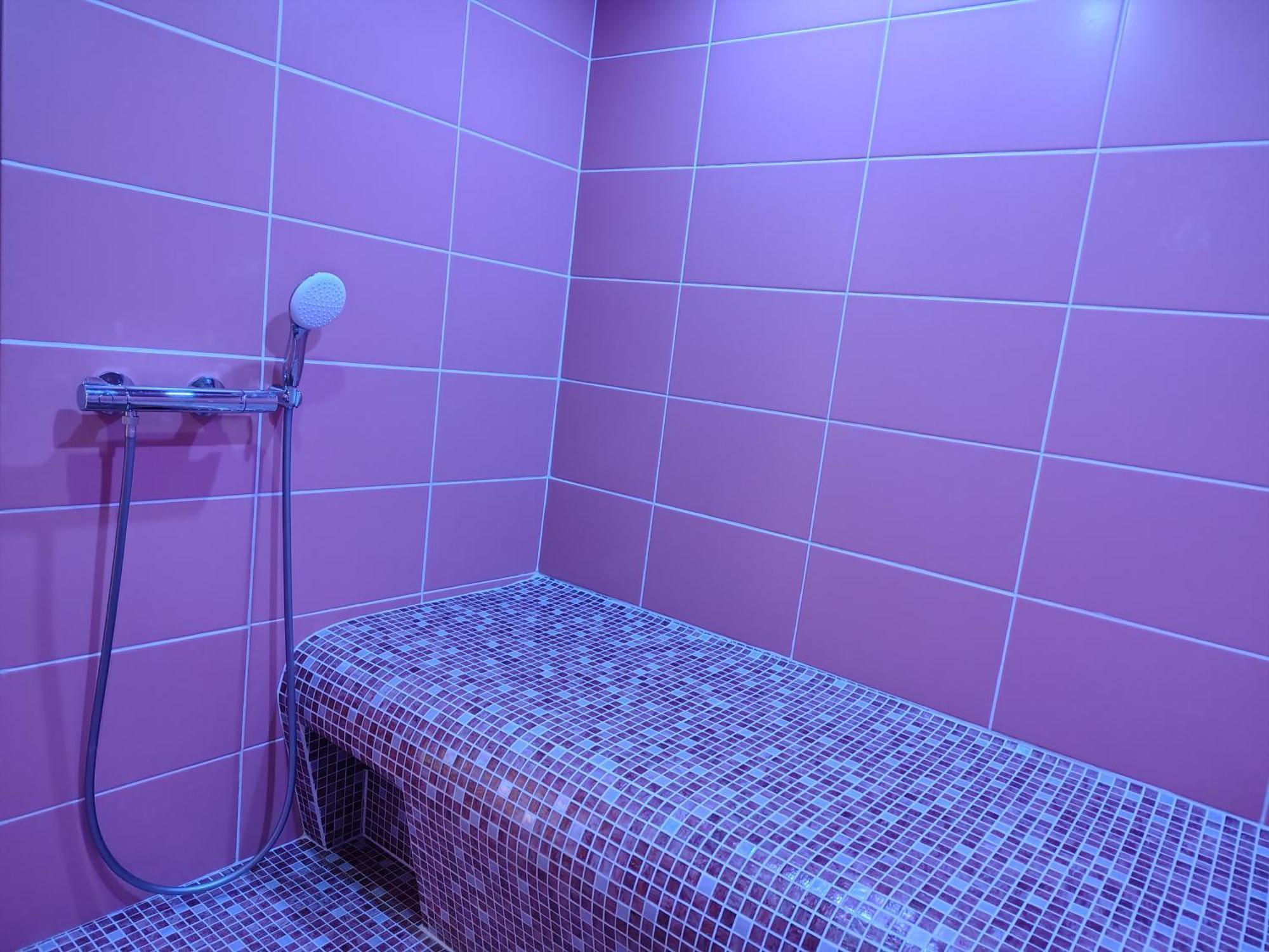 Le Spa Est Dans Le Pre Trigueres Экстерьер фото
